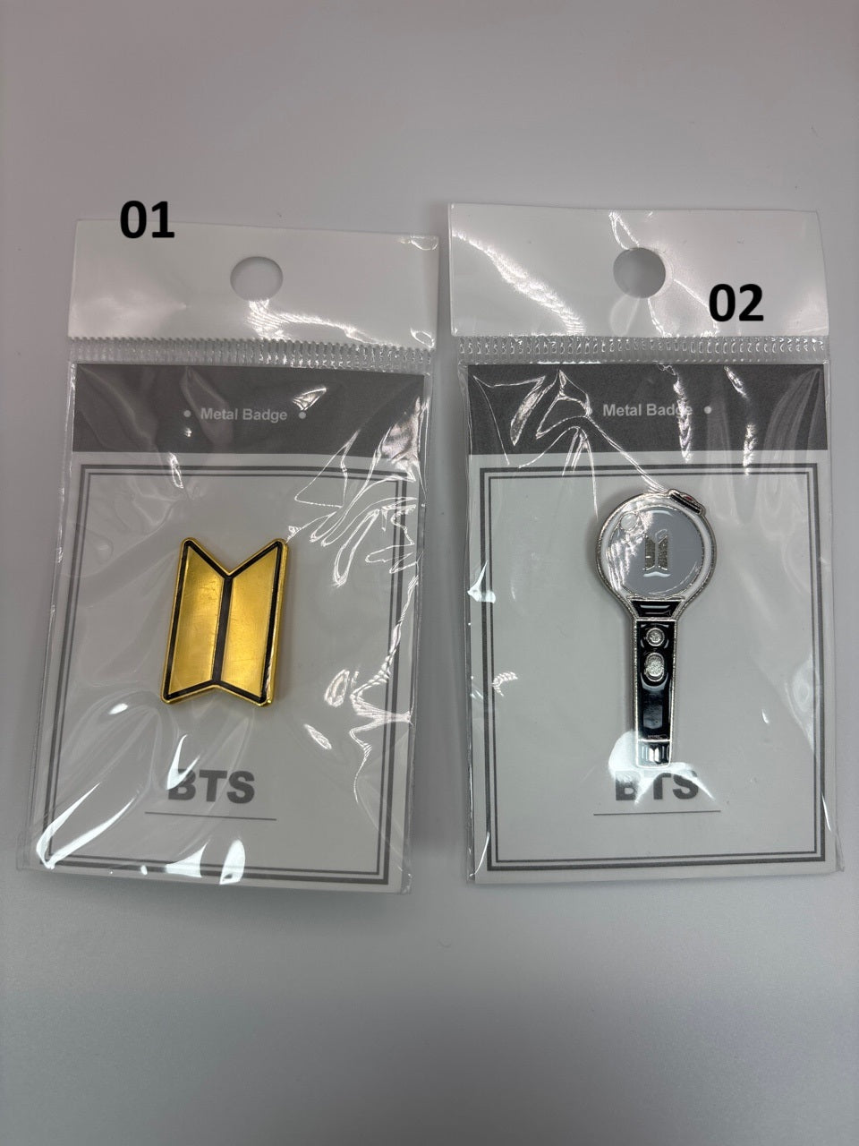 KPOP Lightstick shape metal badge (21 Artists)