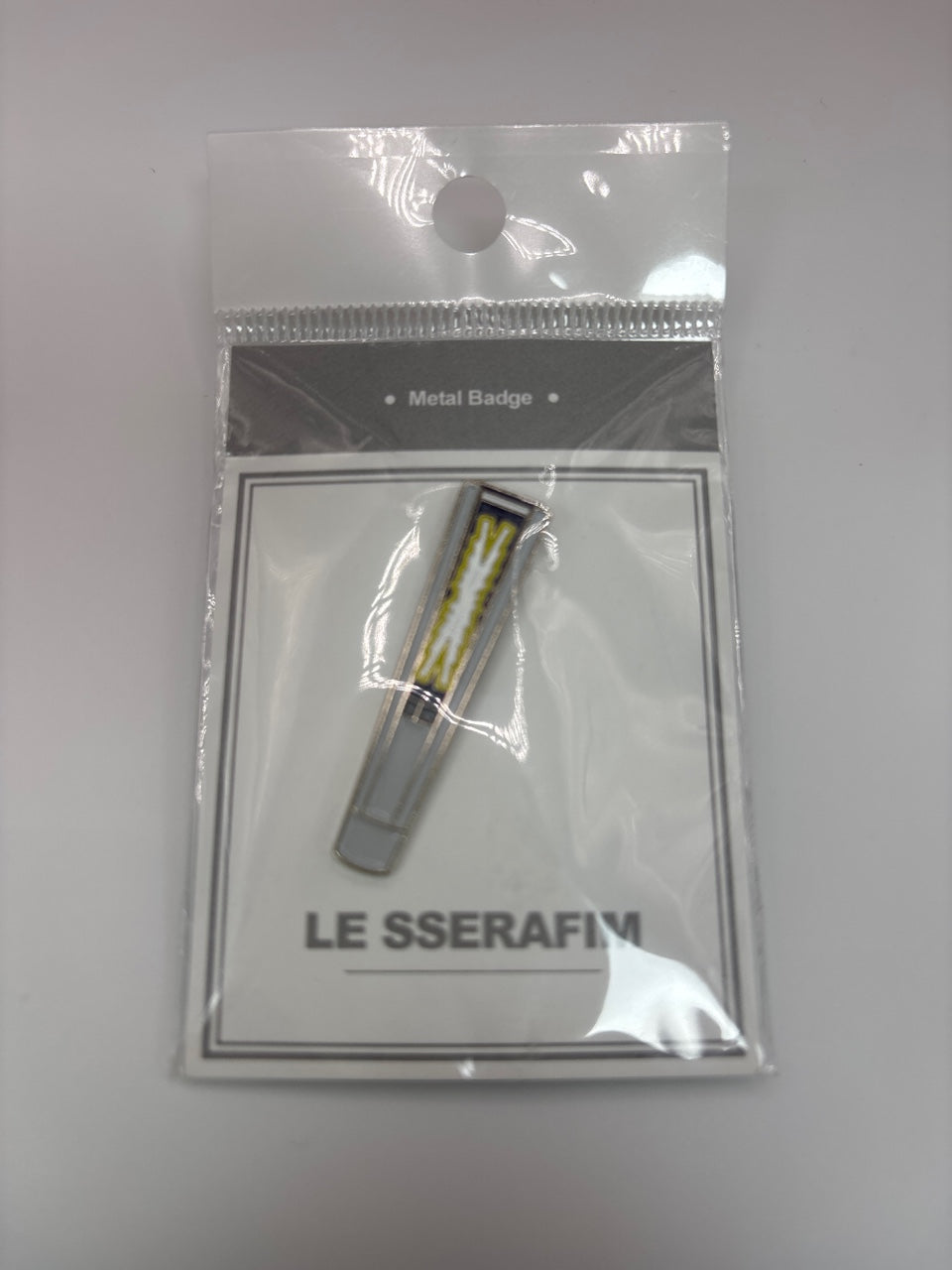 KPOP Lightstick shape metal badge (21 Artists)