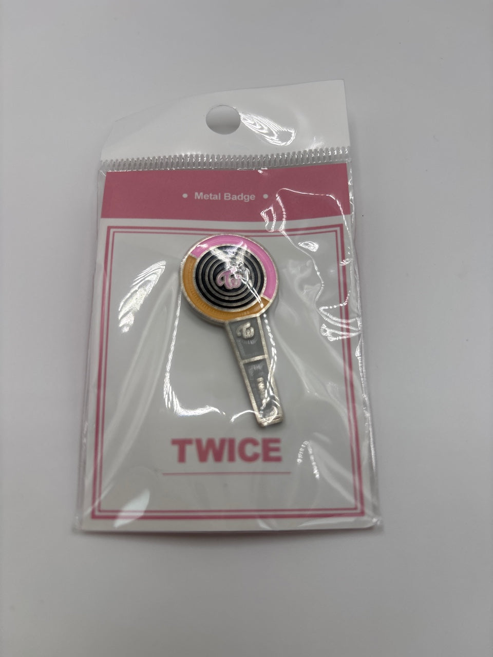 KPOP Lightstick shape metal badge (21 Artists)