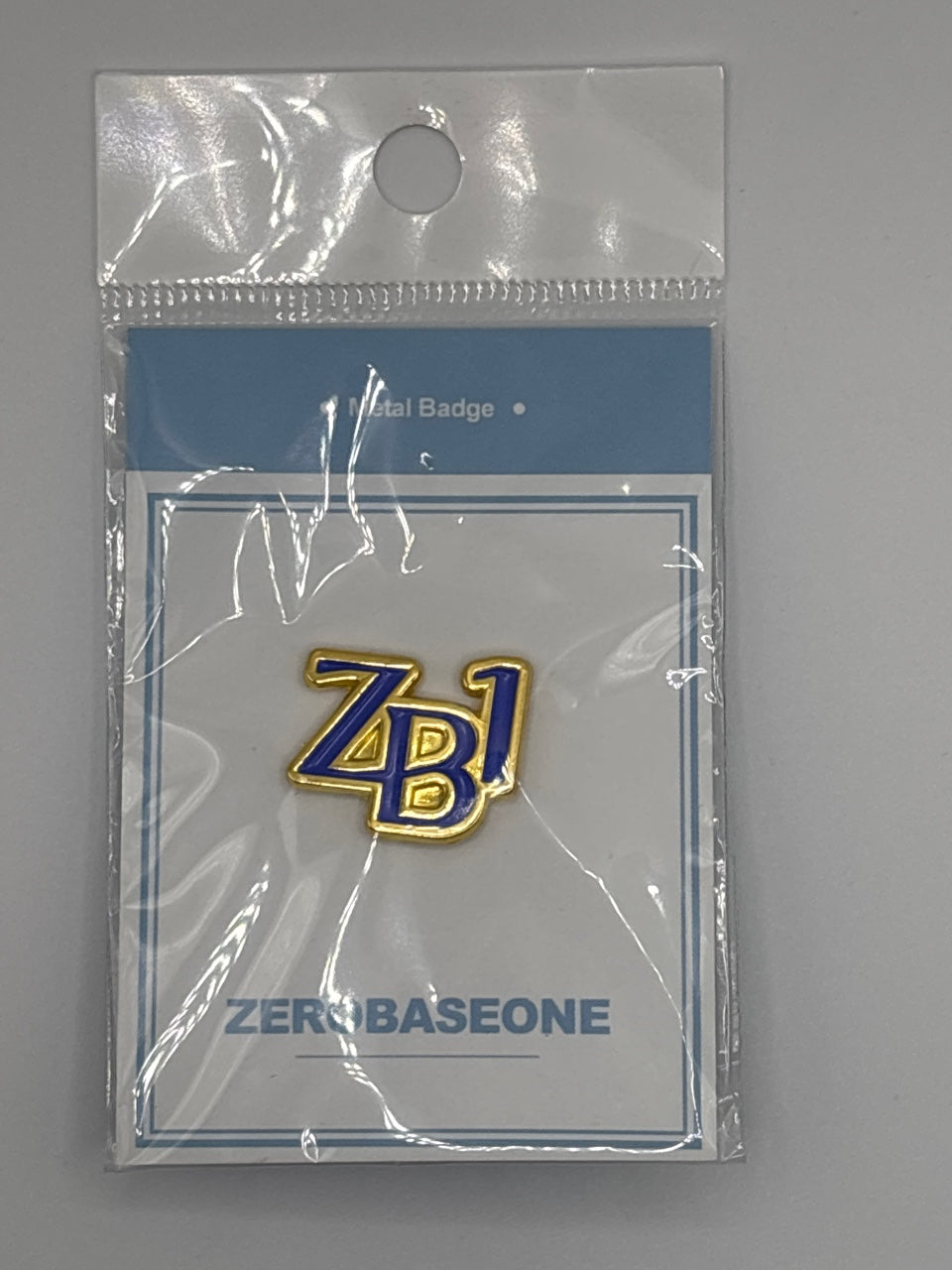 KPOP Lightstick shape metal badge (21 Artists)