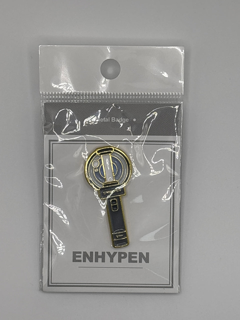 KPOP Lightstick shape metal badge (21 Artists)