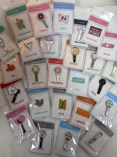 KPOP Lightstick shape metal badge (21 Artists)