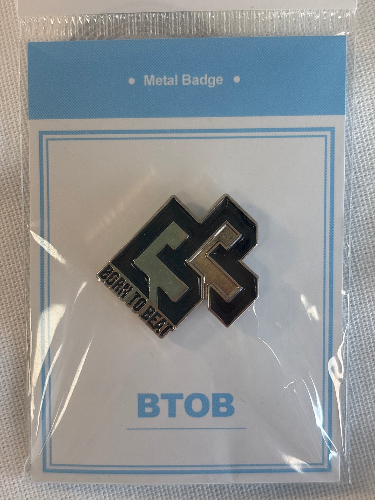 KPOP Lightstick shape metal badge
