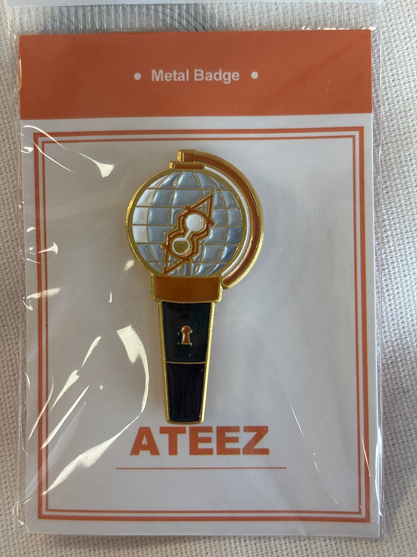 KPOP Lightstick shape metal badge