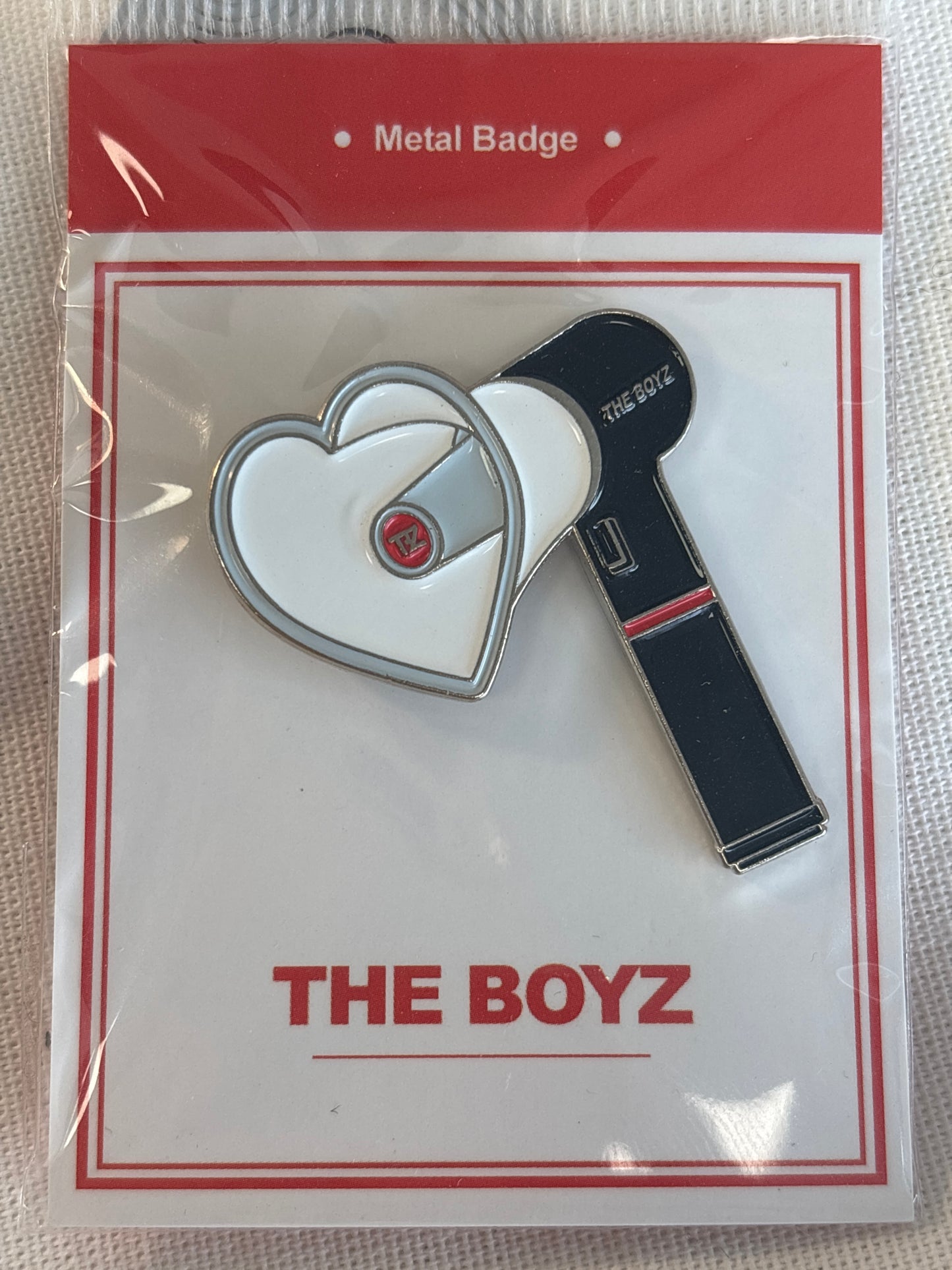 KPOP Lightstick shape metal badge