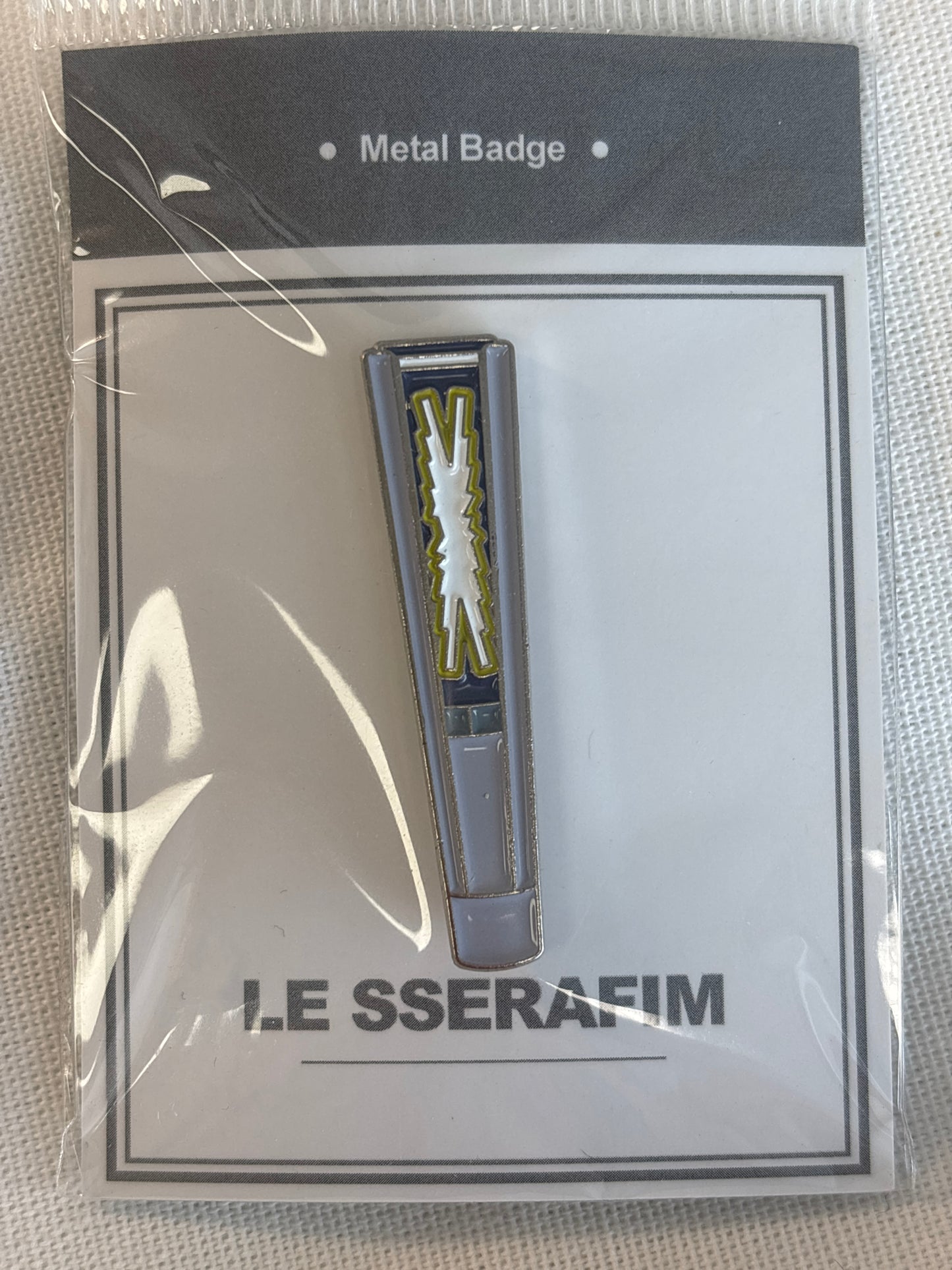 KPOP Lightstick shape metal badge
